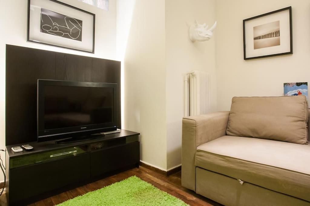 Traveler'S Dream In Historic Acropolis Downtown Apartment เอเธนส์ ภายนอก รูปภาพ